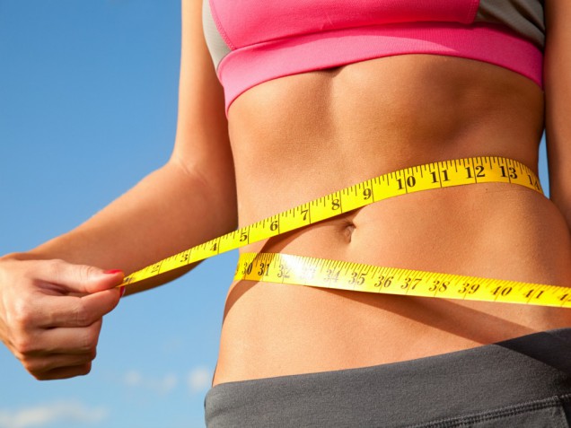 3 exercícios simples para você se livrar da gordura e flacidez nas costas e cintura