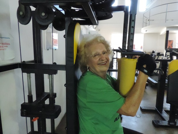 Idosa tem aulas de musculação aos 85 anos: ‘Vida começou’