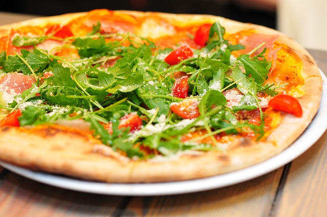 Confira a receita de pizza saudável rica em proteínas